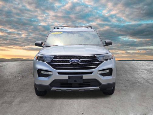 Iconic Silver Metallic 2020 Ford Explorer XLT