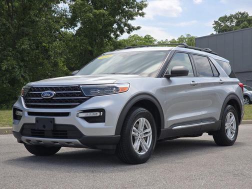 Iconic Silver Metallic 2020 Ford Explorer XLT