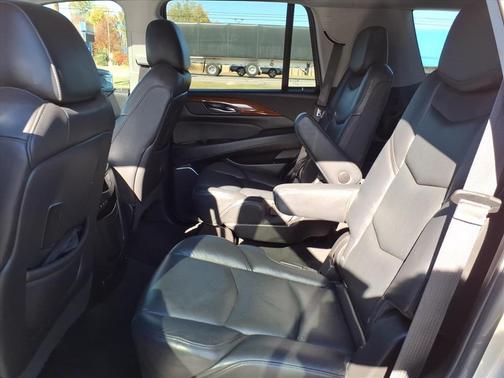 2017 Cadillac Escalade Luxury