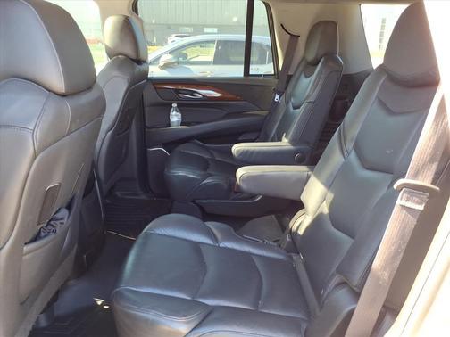 2017 Cadillac Escalade Luxury
