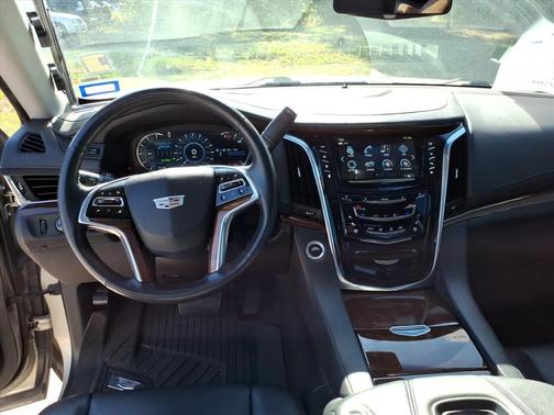 2017 Cadillac Escalade Luxury