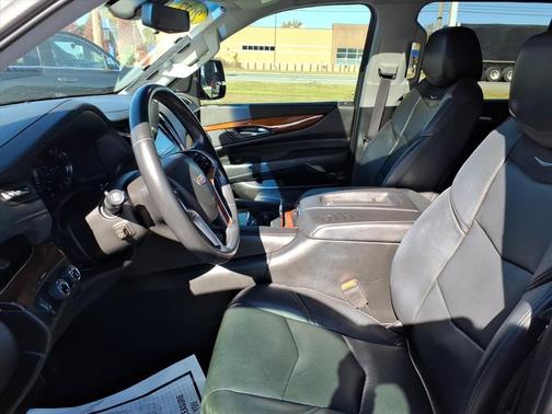 2017 Cadillac Escalade Luxury