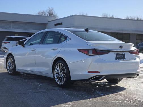 2022 Lexus ES 350 Ultra Luxury