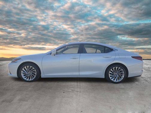 2022 Lexus ES 350 Ultra Luxury