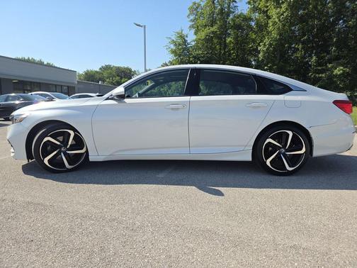 Platinum White Pearl 2018 Honda Accord Sport 2.0T