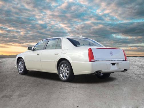 White Diamond Clearcoat 2009 Cadillac DTS 1SB