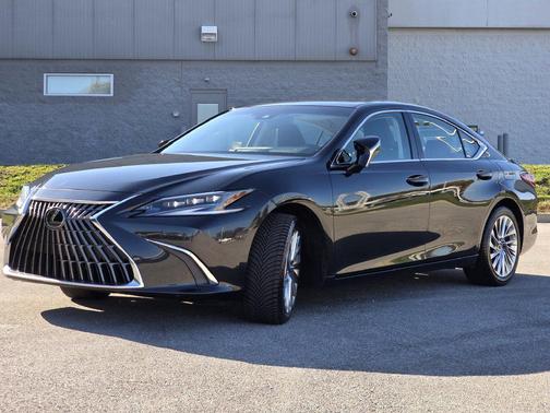 Caviar 2023 Lexus ES 300h Base