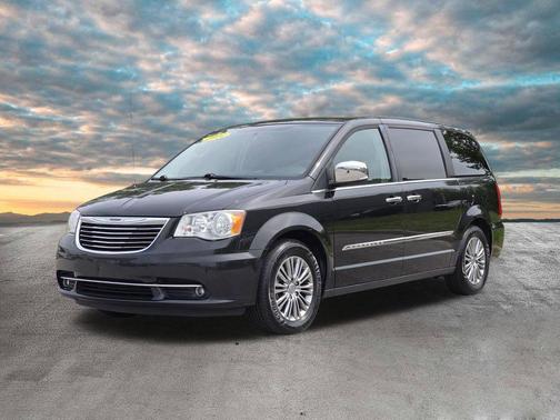 Brilliant Black Crystal Pearlcoat 2014 Chrysler Town & Country Touring-L