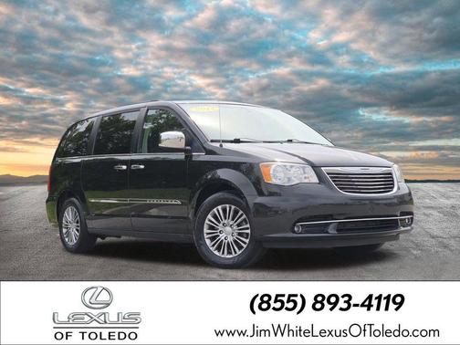Brilliant Black Crystal Pearlcoat 2014 Chrysler Town & Country Touring-L