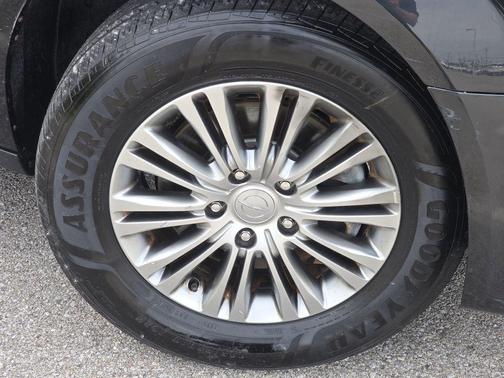Brilliant Black Crystal Pearlcoat 2014 Chrysler Town & Country Touring-L