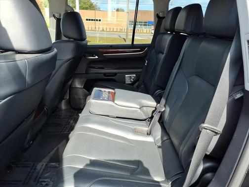 2016 Lexus LX 570 Base