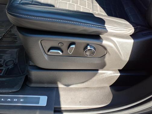 2021 Cadillac Escalade ESV Premium Luxury Platinum