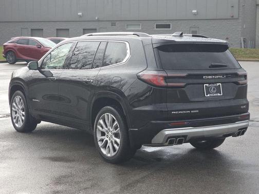 2024 GMC Acadia Denali