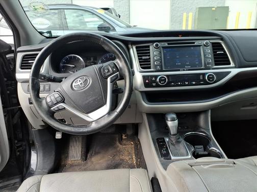 2015 Toyota Highlander Limited Platinum