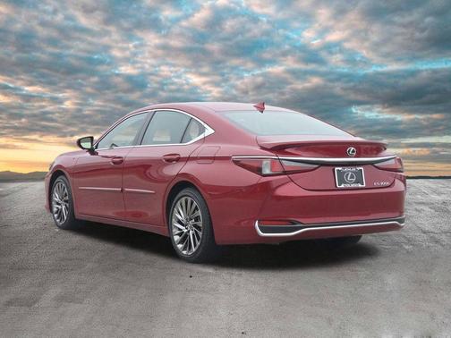 2024 Lexus ES 300h Ultra Luxury
