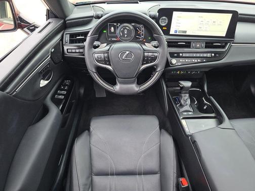 2024 Lexus ES 300h Ultra Luxury