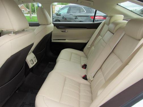 2016 Lexus ES 350 Base