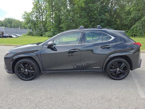 Caviar 2021 Lexus UX 250h Base