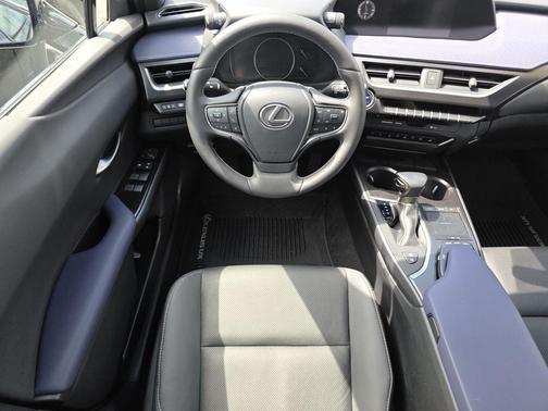 Caviar 2021 Lexus UX 250h Base