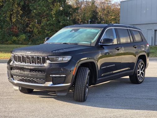 Diamond Black Crystal Pearlcoat 2023 Jeep Grand Cherokee L Limited