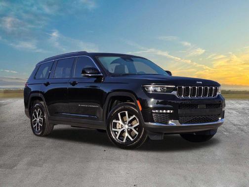 Diamond Black Crystal Pearlcoat 2023 Jeep Grand Cherokee L Limited