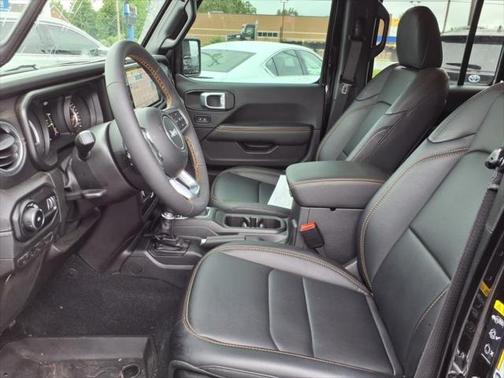 2024 Jeep Wrangler 4-Door Sahara 4x4