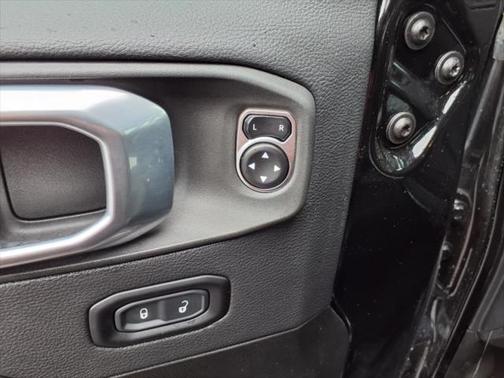 2024 Jeep Wrangler 4-Door Sahara 4x4
