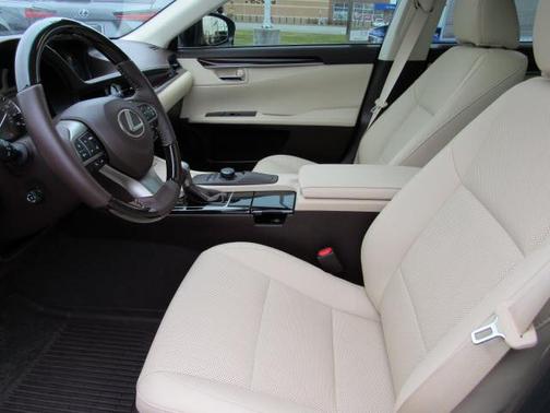 2017 Lexus ES 350 Base