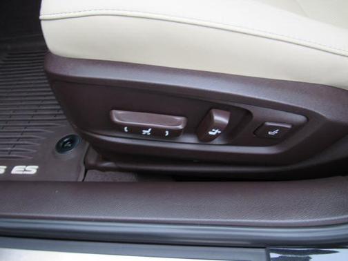 2017 Lexus ES 350 Base