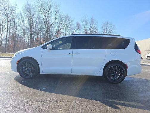 2022 Chrysler Pacifica Limited