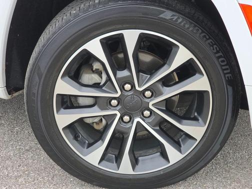 2022 Jeep Grand Cherokee Overland