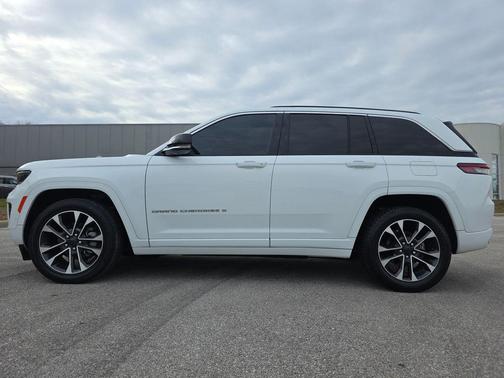 2022 Jeep Grand Cherokee Overland
