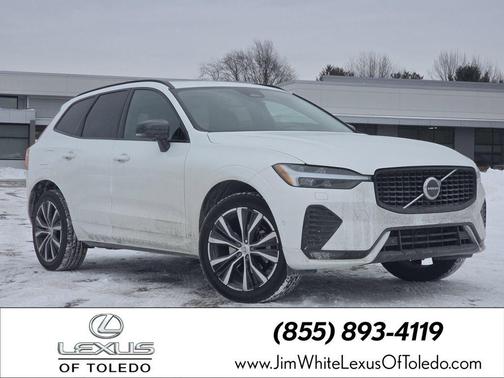 2023 Volvo XC60 B5 Plus Dark Theme