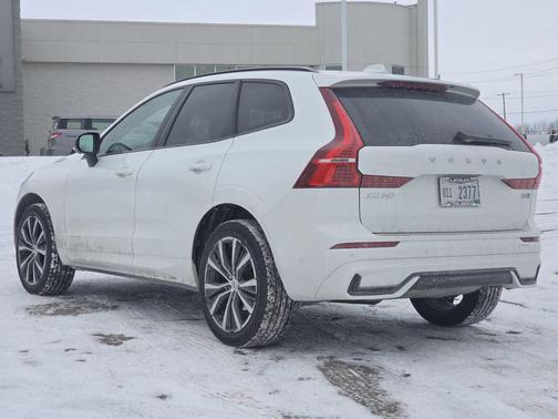2023 Volvo XC60 B5 Plus Dark Theme