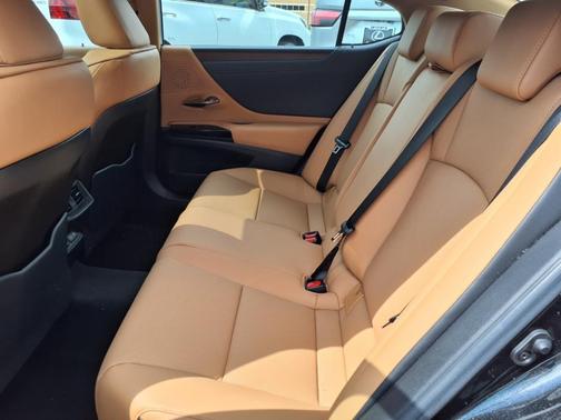 2023 Lexus ES 350 Base