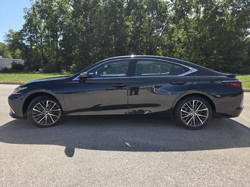Caviar 2022 Lexus ES 350 Base