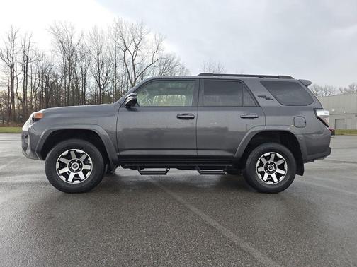 Magnetic Gray Metallic 2022 Toyota 4Runner TRD Off Road Premium