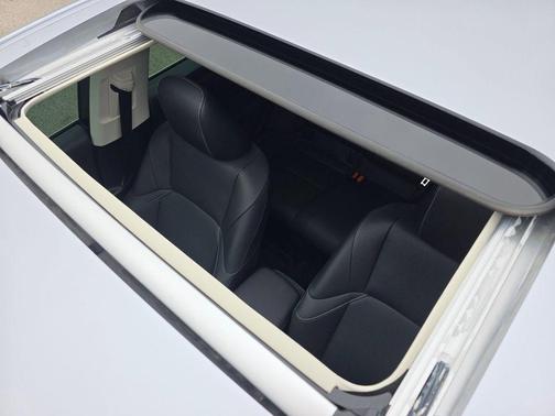 2025 Lexus ES 300h F SPORT Design