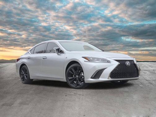 2025 Lexus ES 300h F SPORT Design