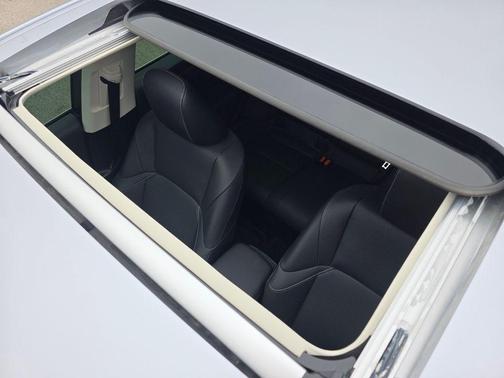 2025 Lexus ES 300h F SPORT Design