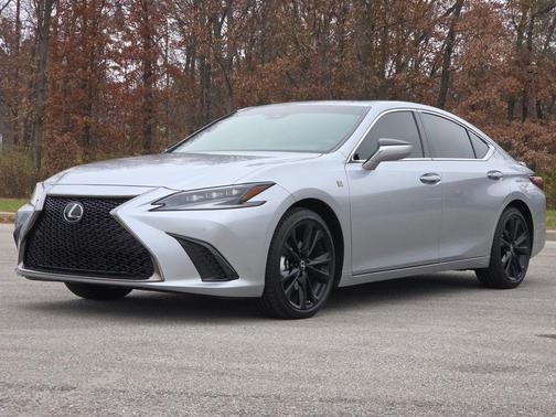 2025 Lexus ES 300h F SPORT Design