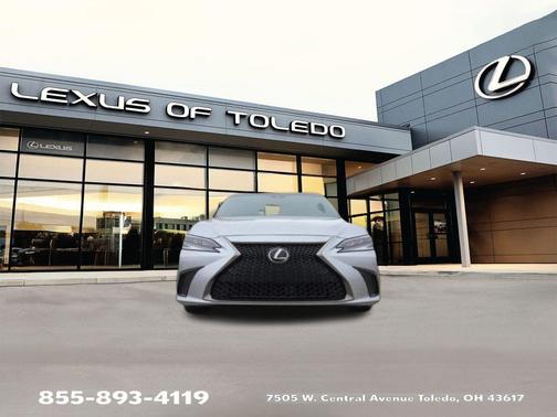 2025 Lexus ES 300h F SPORT Design