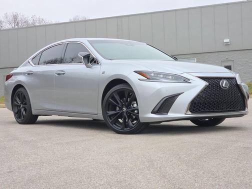 2025 Lexus ES 300h F SPORT Design