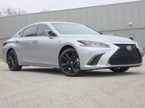 2025 Lexus ES 300h F SPORT Design