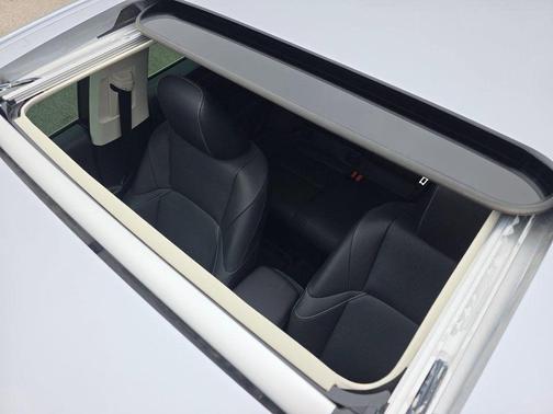 2025 Lexus ES 300h F SPORT Design