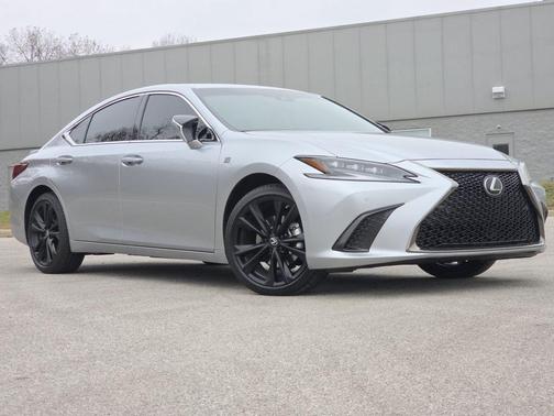 2025 Lexus ES 300h F SPORT Design