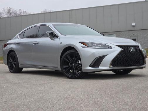 2025 Lexus ES 300h F SPORT Design