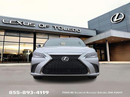 2025 Lexus ES 300h F SPORT Design