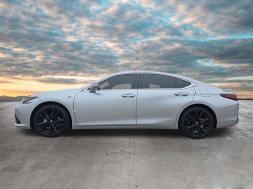 2025 Lexus ES 300h F SPORT Design