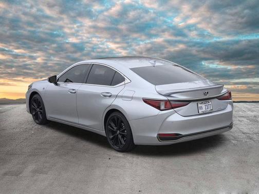 2025 Lexus ES 300h F SPORT Design